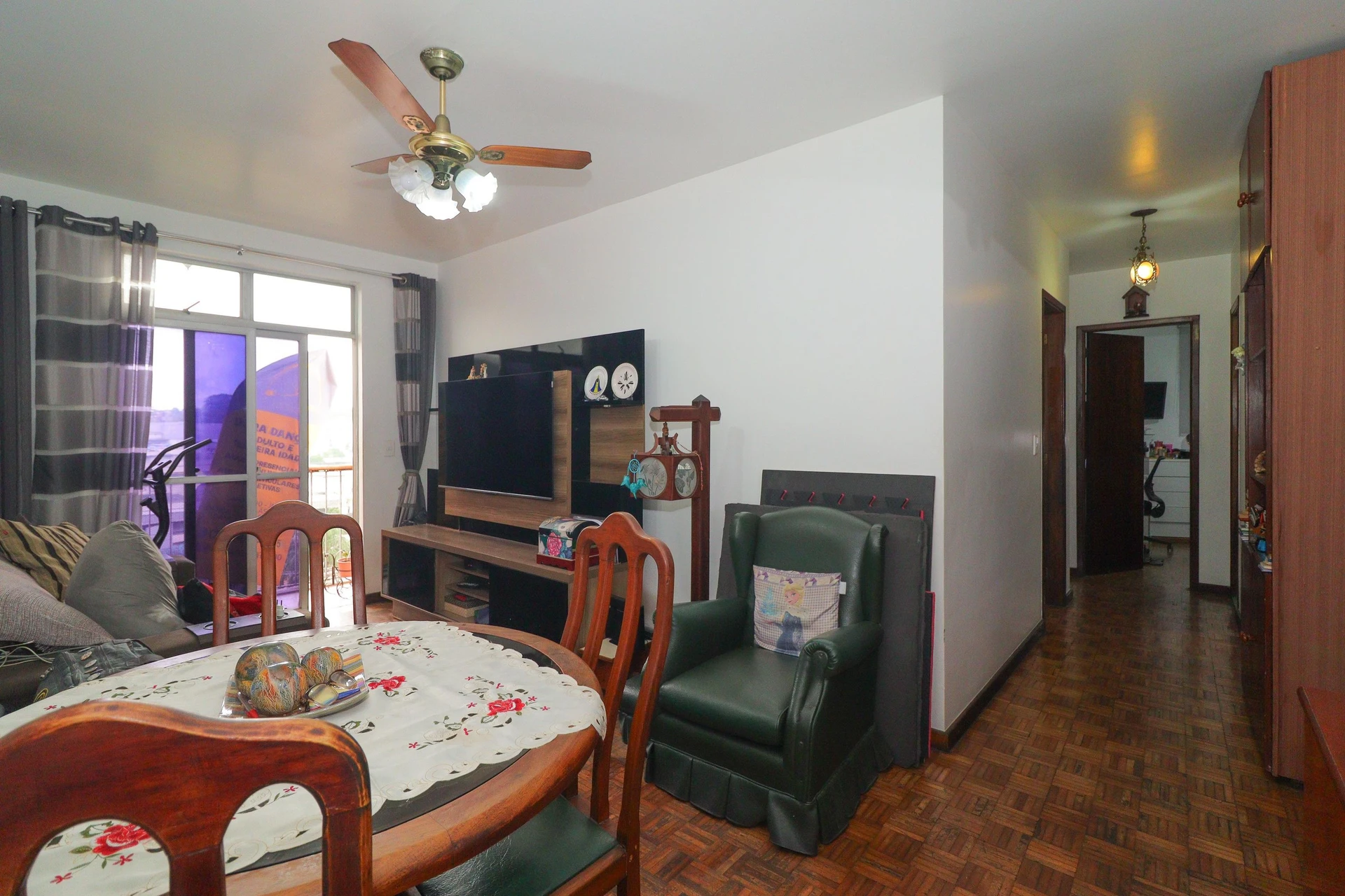 Furnished 3-bedroom apartment with balcony