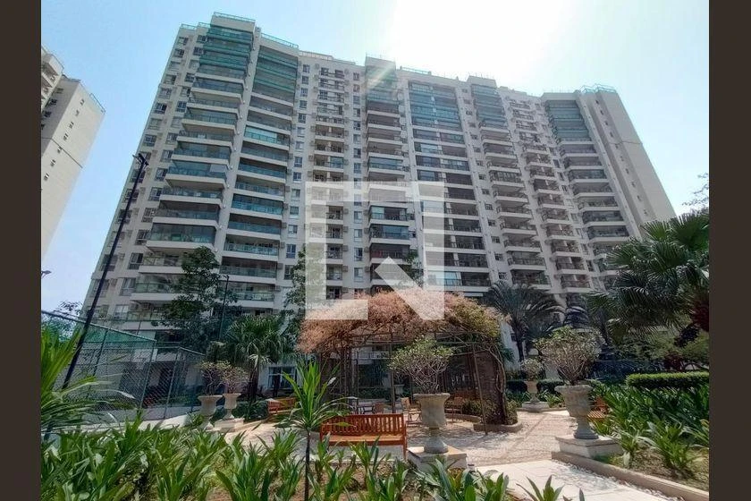 2-bedroom apartment with en-suite and glass balcony — photo 43