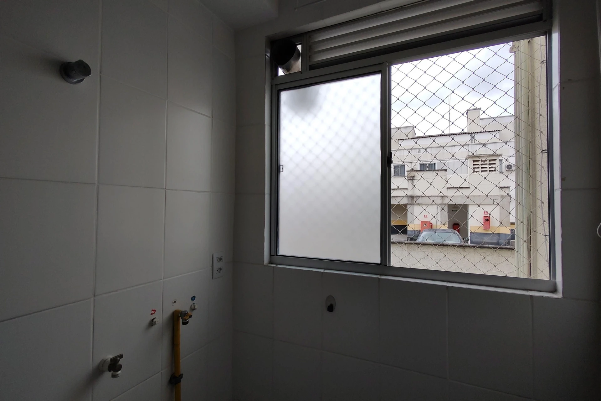 2-bedroom apartment in a building with a gym — photo 48