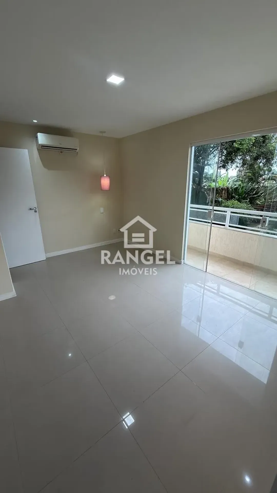House, 412 m², with a private pool — photo 3