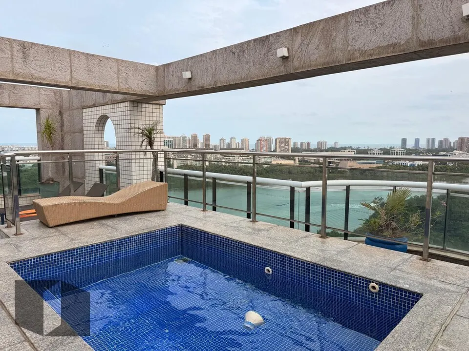Furnished penthouse with 4 bedrooms and 3 bathrooms — photo 42