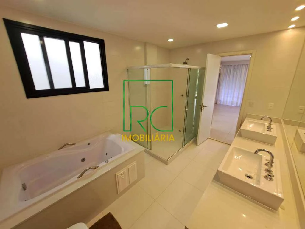 Condo house with 4 en-suite bedrooms and private garden — photo 25