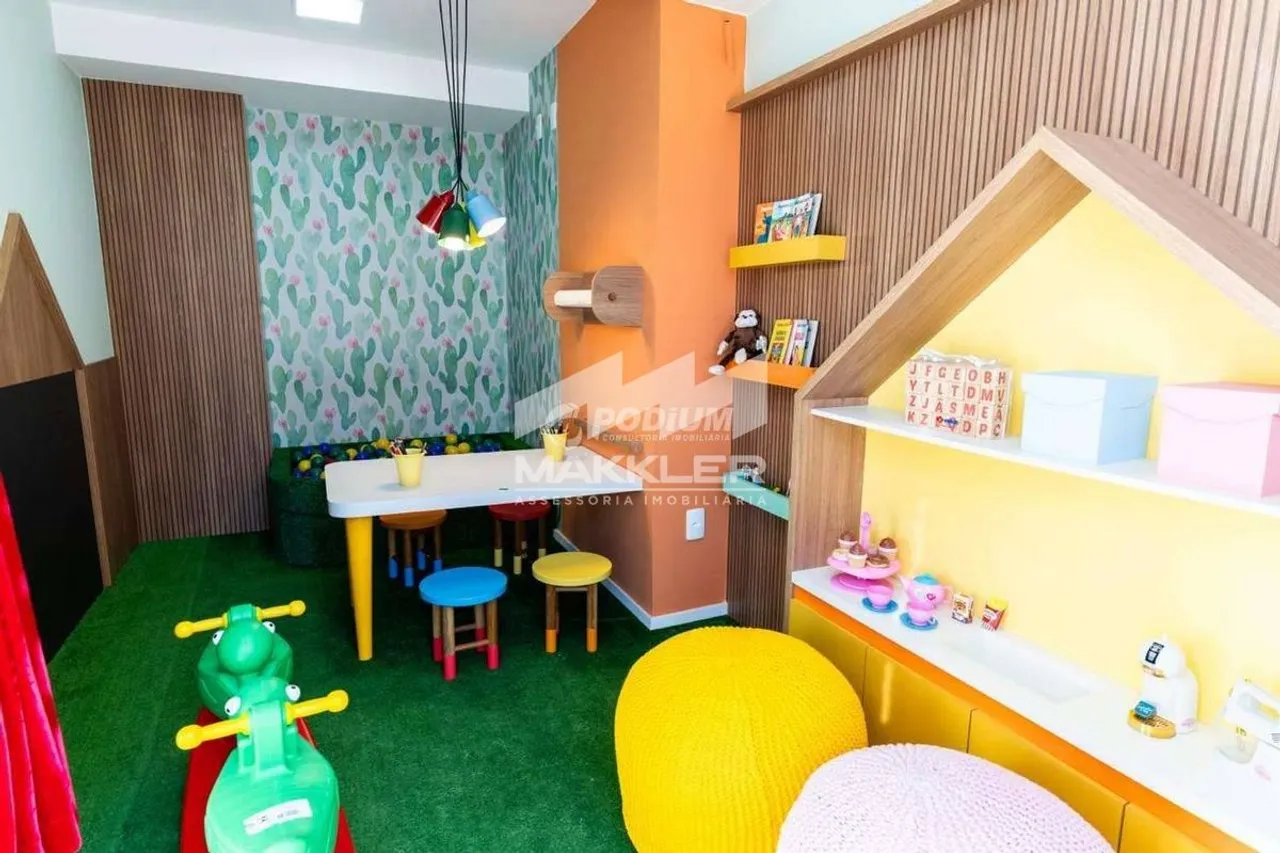 Furnished 2-bedroom apartment with open-plan kitchen — photo 16