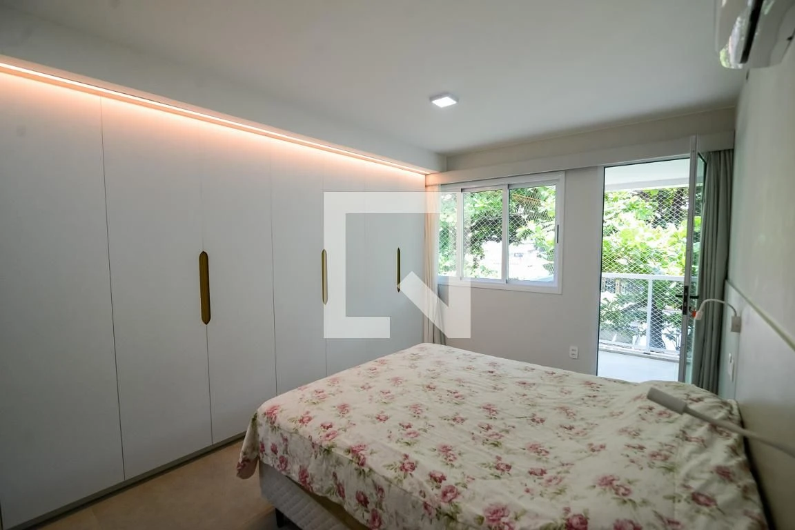 Furnished 4-bedroom apartment with 4 bathrooms — photo 71