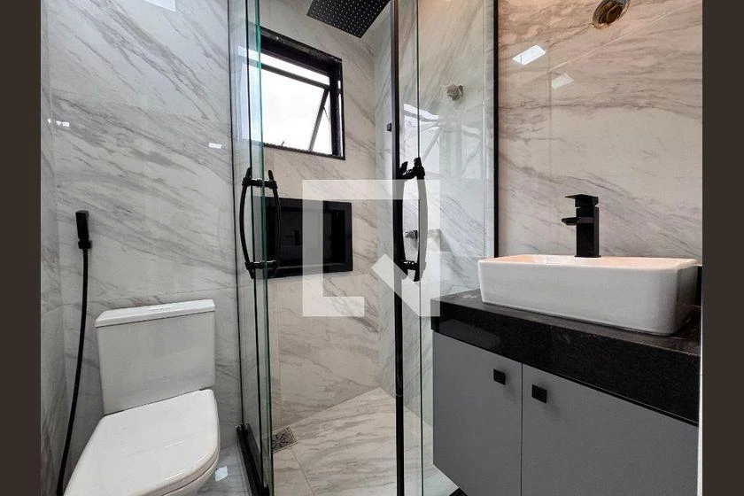 Rental house with 4 bedrooms and 222 m², balcony — photo 31