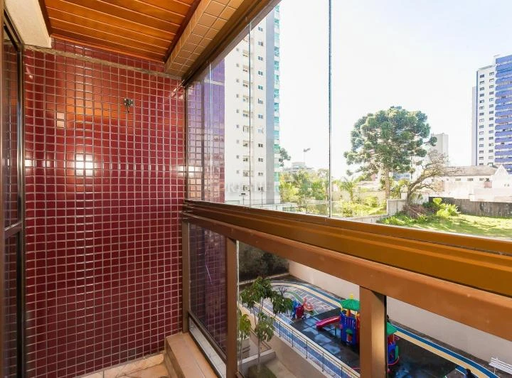 3-bedroom apartment with en-suite and private balcony — photo 8