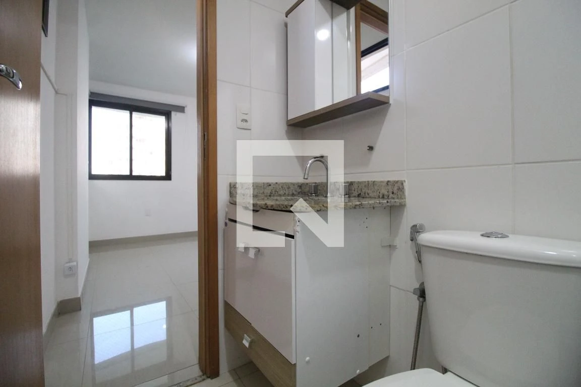 Apartamento sem mobília com varanda e 3 quartos — photo 17