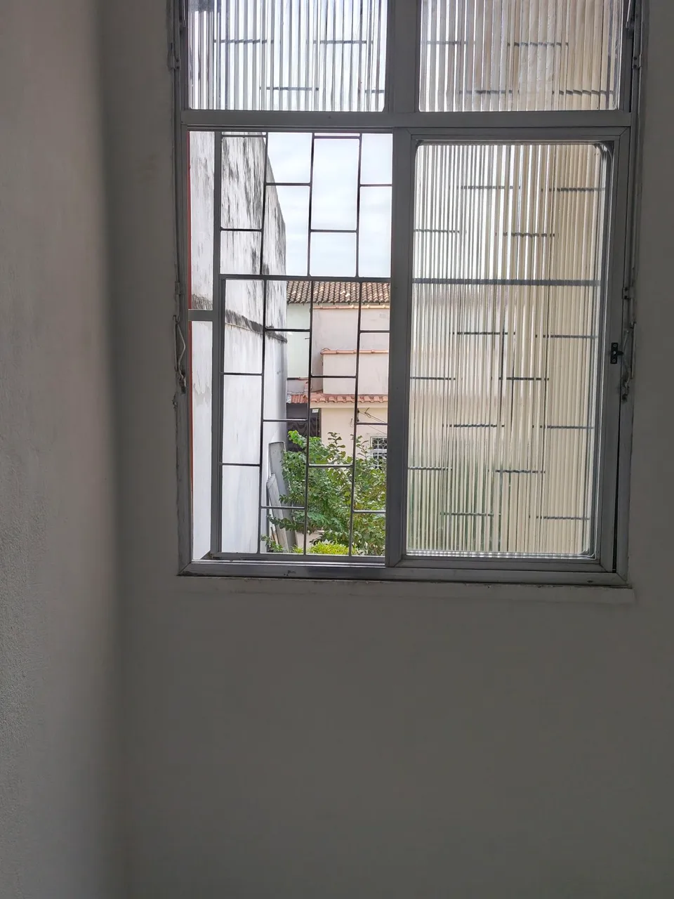 Арендуемая квартира с 3 спальнями и 1 ванной — photo 3