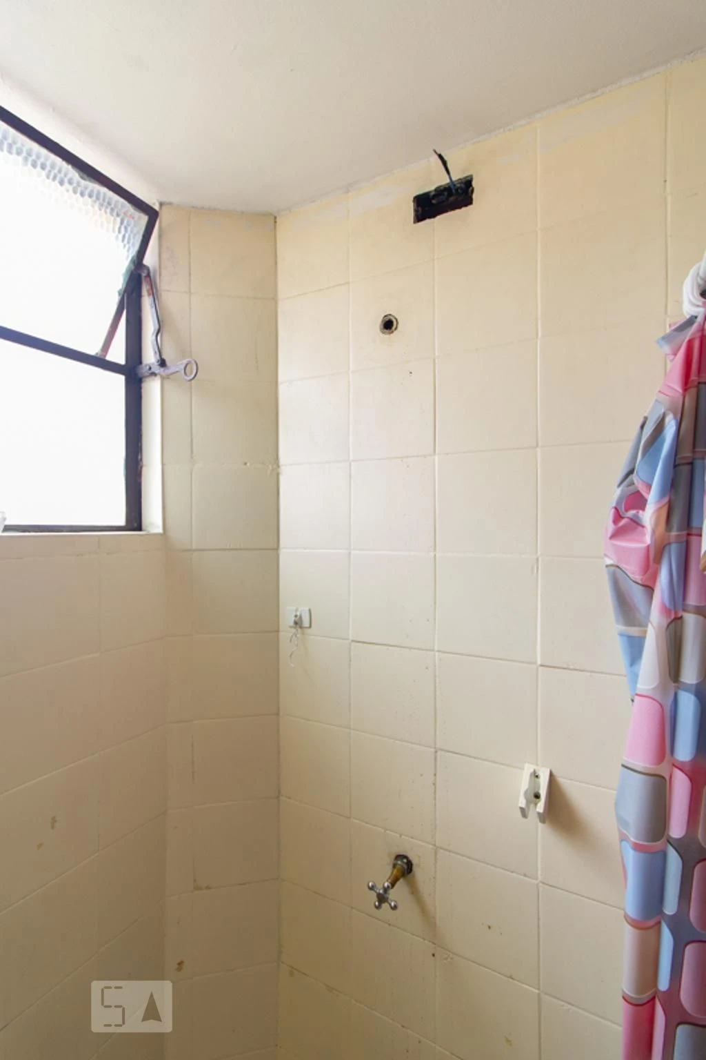 2-bedroom apartment with wood or laminate floors in Curitiba — photo 7