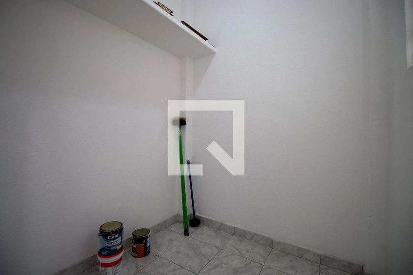 Квартира з 2 спальнями та дерев'яною підлогою або ламінатом — photo 17