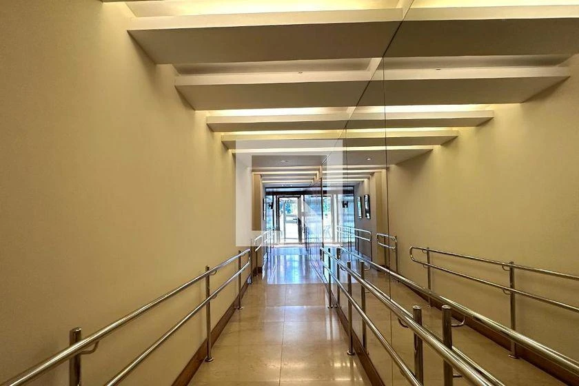 Apartamento mobiliado de 2 quartos em condomínio com piscina — photo 29