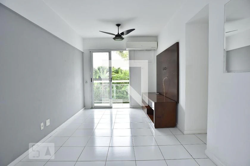 Apartamento de 2 quartos em condomínio com piscina — photo 2
