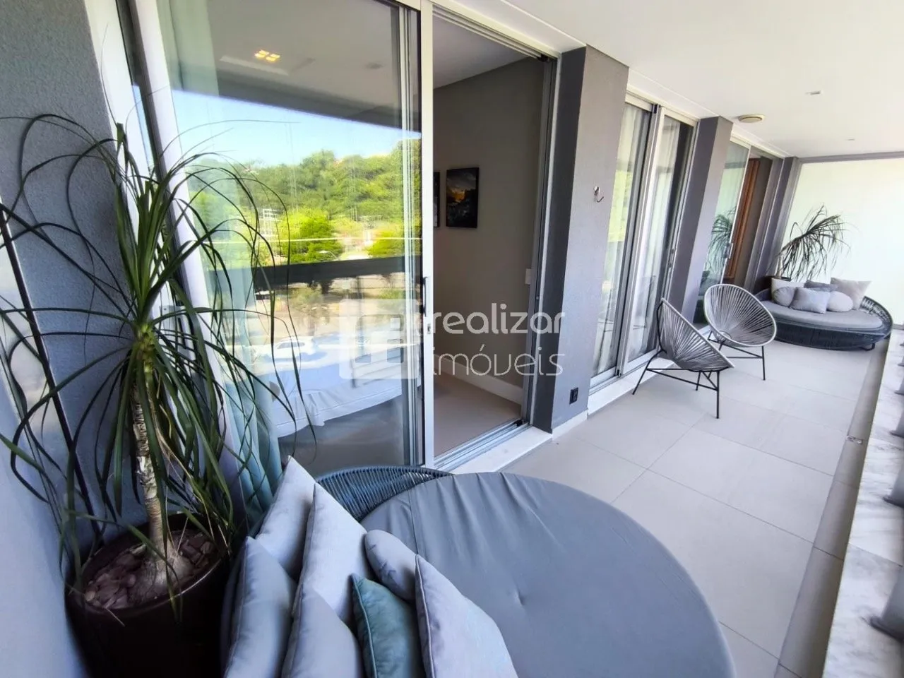 Furnished 3rd-floor apartment with 2 en-suites 170 m² — photo 33