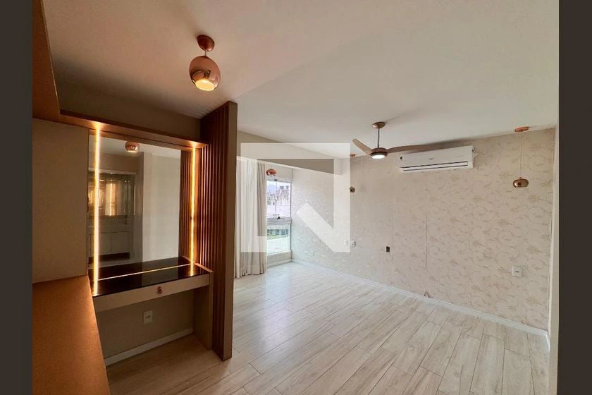 4-bedroom apartment in a building with a sauna — photo 13