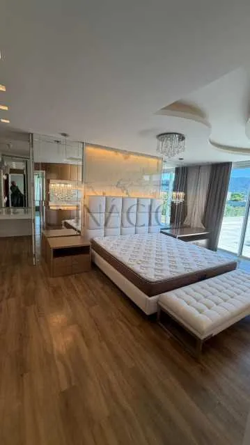 Furnished house with 5 bedrooms and 4 bathrooms, 900 m² — photo 5