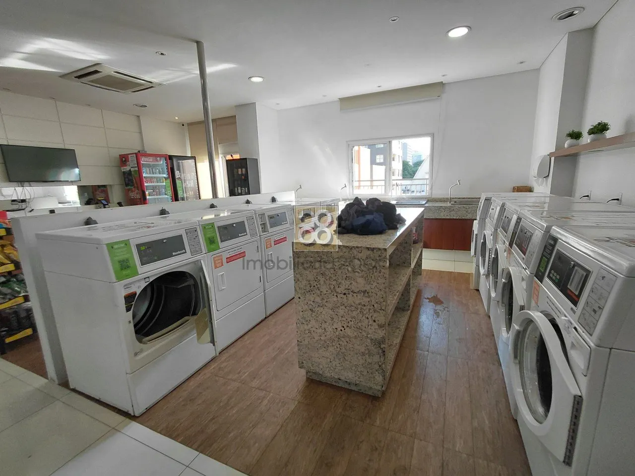 Apartamento de 1 dormitorio con cocina abierta y aire — photo 19