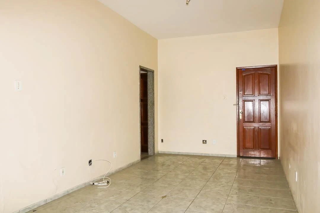 Apartamento de 2 dormitorios y 1 baño con cocina cerrada — photo 11