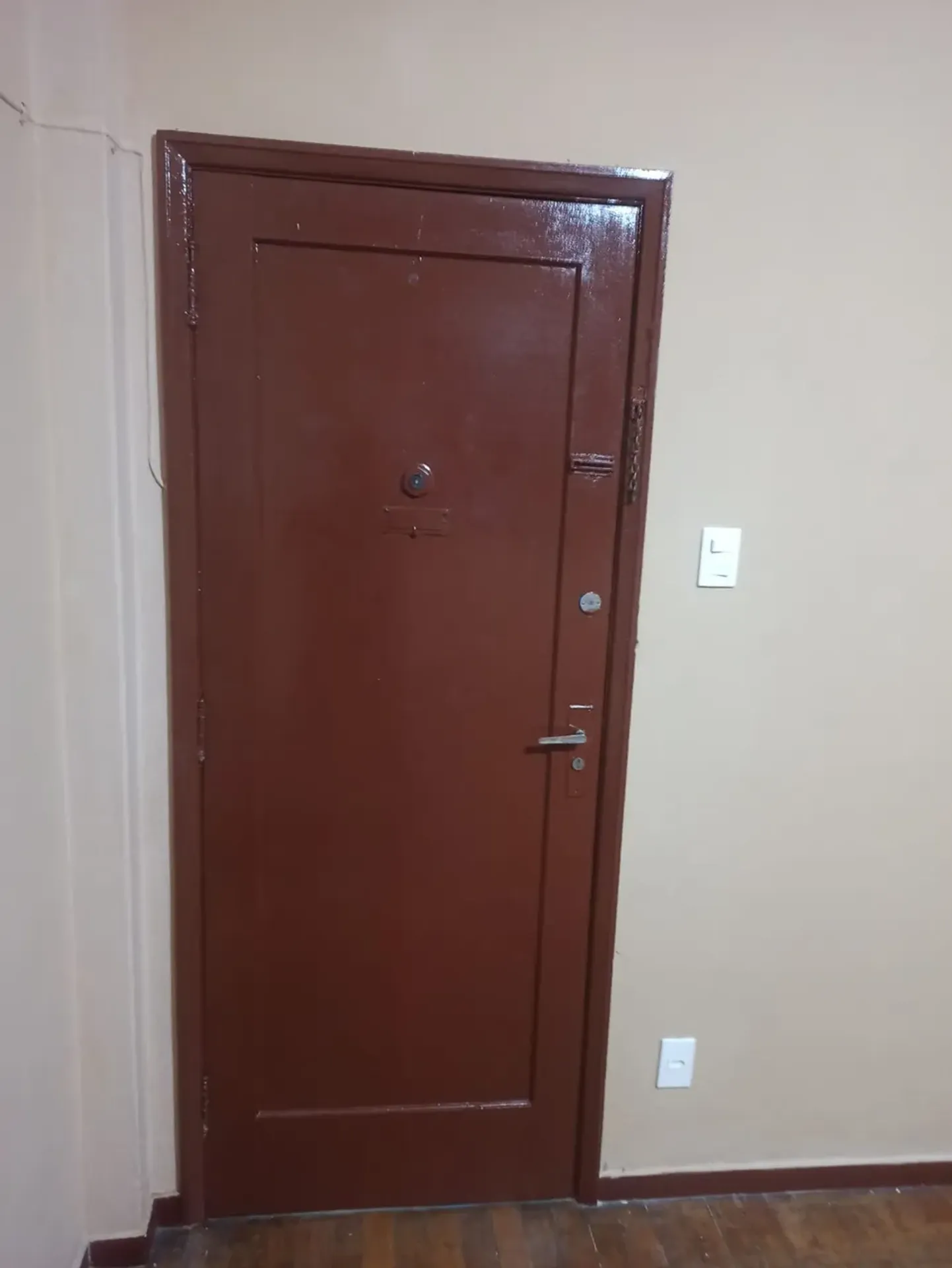 Apartment on the 2nd floor with wood or laminate floors — photo 5