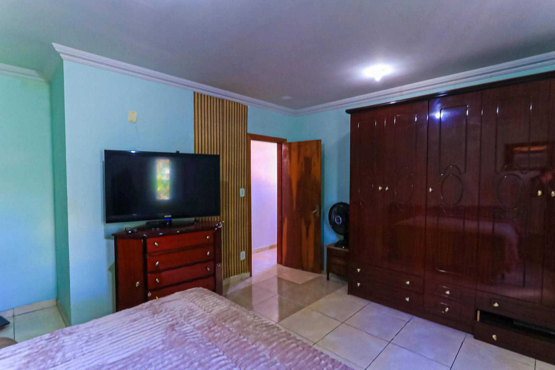 House, 200 m², with a washing machine — photo 18