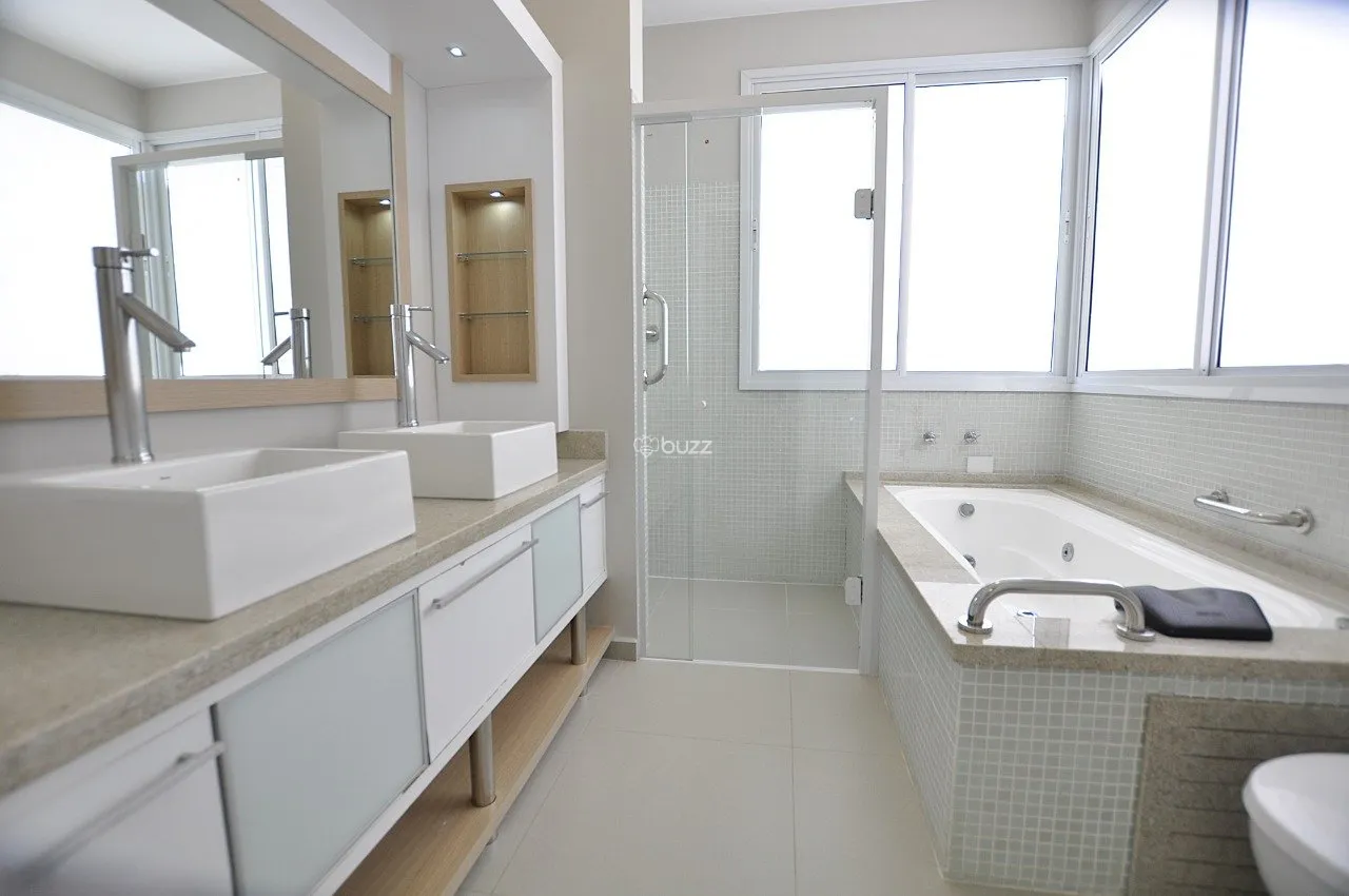 Water view in a 5-bedroom house, 343 m² — photo 30