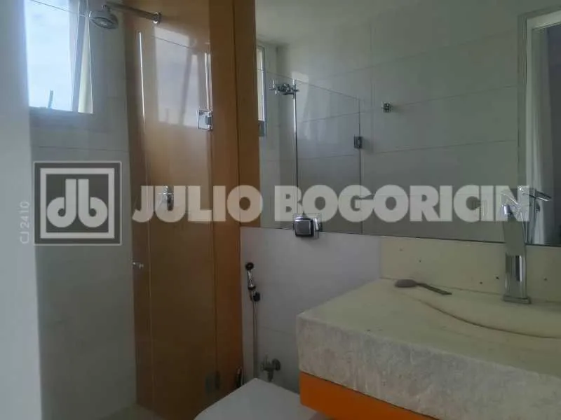 Water view in a 2-bedroom apartment, 90 m² — photo 33