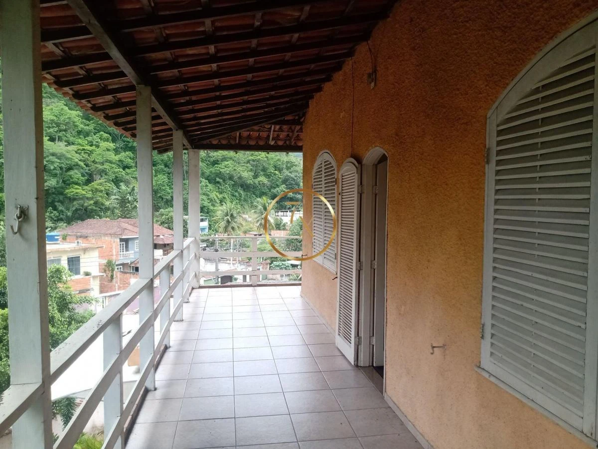 280 m² rental house with 4 bedrooms, 3 baths and laundry