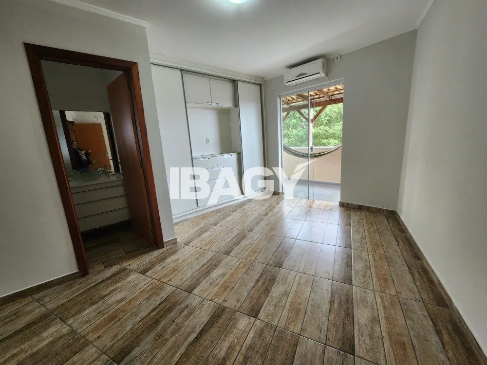 2-bedroom apartment with a home office — photo 5
