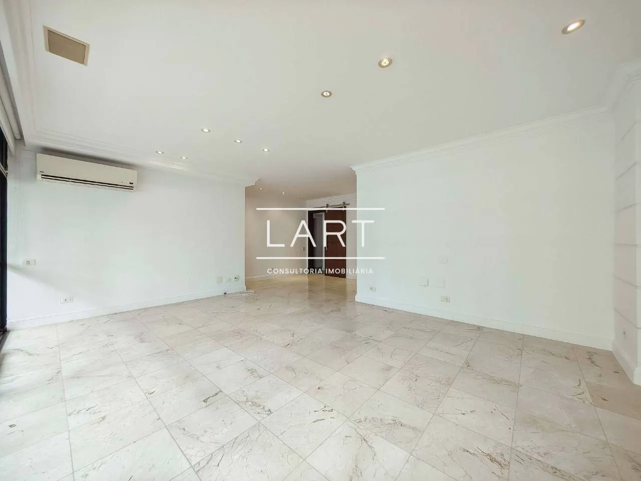 Floor-to-ceiling windows in a 3-bedroom apartment, 125 m² — photo 14