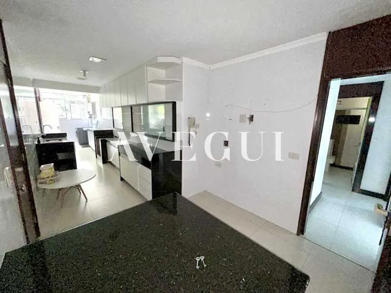 Residential apartment with 4 bedrooms and 4 bathrooms — photo 25