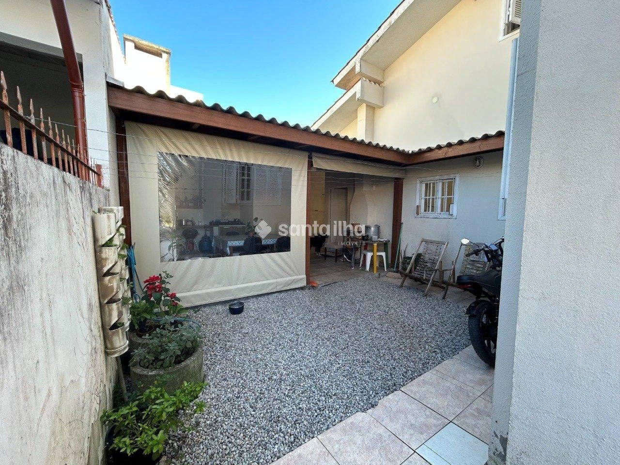 Casa de 300 m² con bañera y balcón gourmet — photo 11