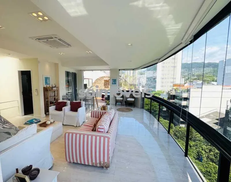 Furnished apartment, 207 m², with floor-to-ceiling windows — photo 13