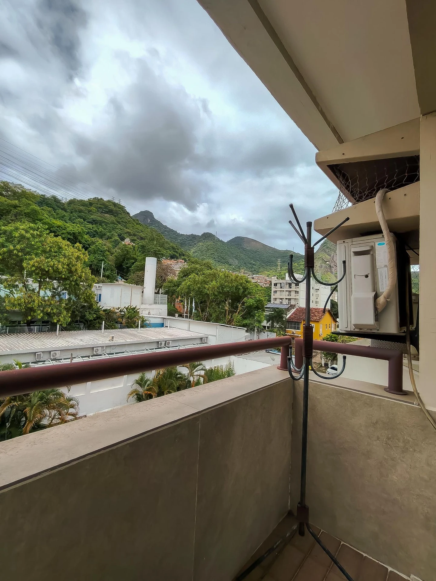 Mountain view in a 3-bedroom apartment, 200 m² — photo 5