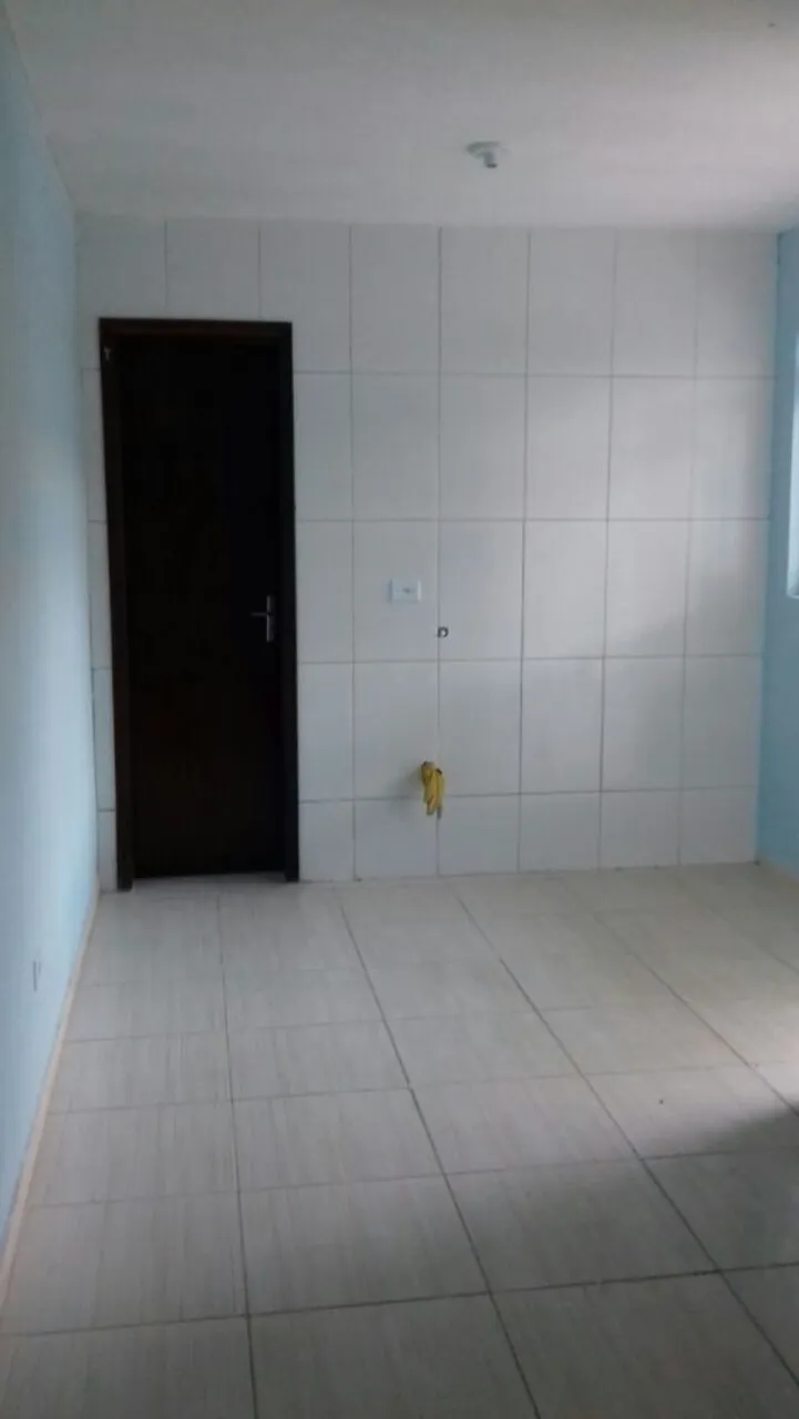 1-bedroom apartment with 1 bathroom and a small kitchenette — photo 2