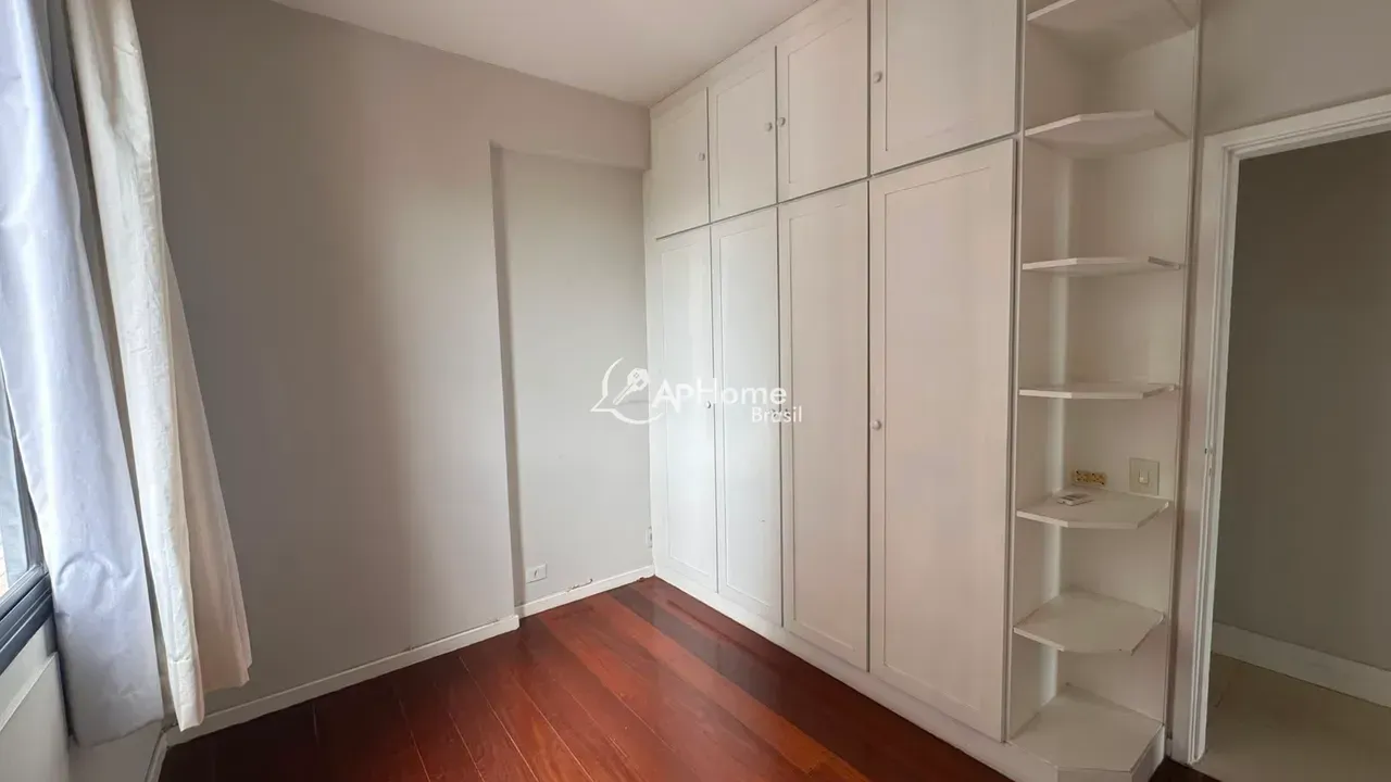 Unfurnished 4-bedroom apartment with glassed-in balcony — photo 7