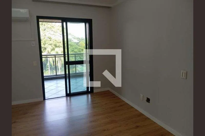 250 m² apartment with 4 bedrooms and 3 parking spots — photo 13