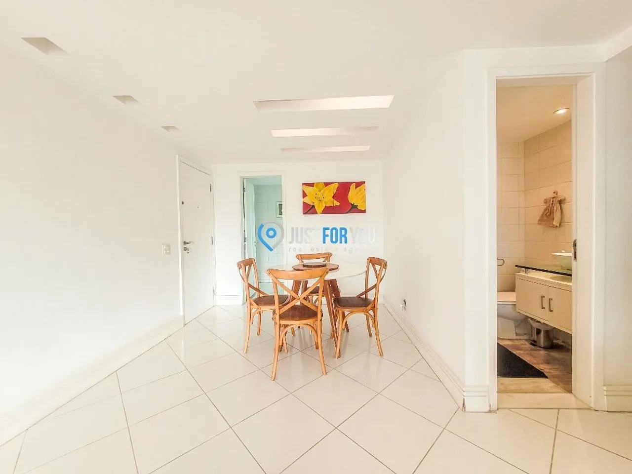 3-bedroom apartment 110 m² with enclosed balcony — photo 16