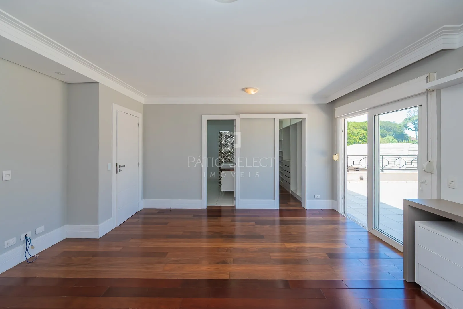 Furnished house, 305 m², with a bathtub — photo 42