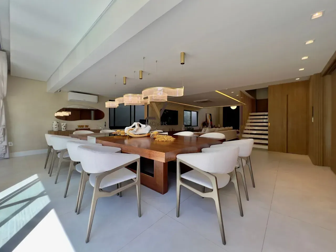 Furnished house with 800 m², 5 bedrooms and open-plan kitchen — photo 4