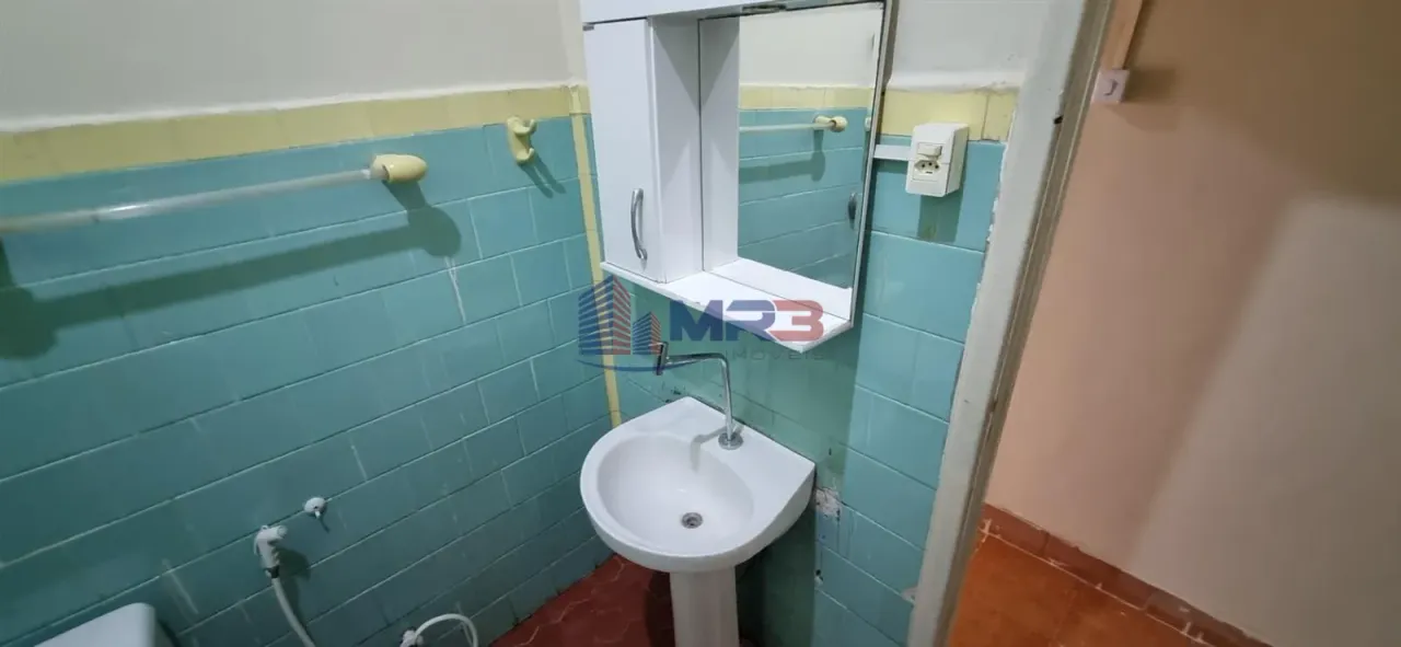 Casa com 3 quartos e cozinha com fogão a gás — photo 12