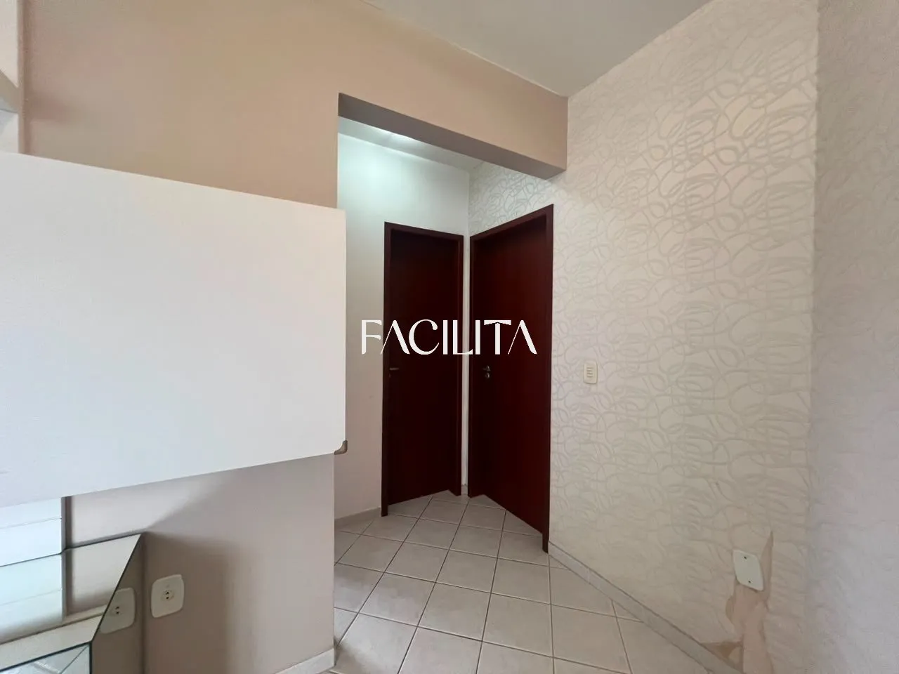 1st-floor apartment with 2 bedrooms and 1 en-suite — photo 23