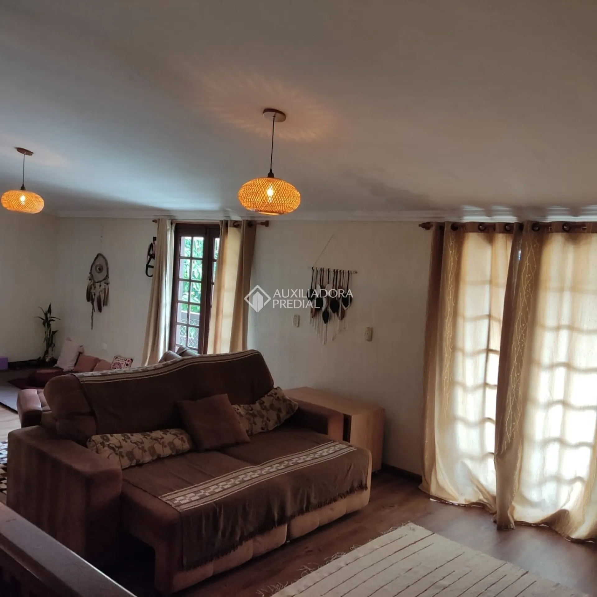 Furnished house, 295 m², with a fireplace — photo 27