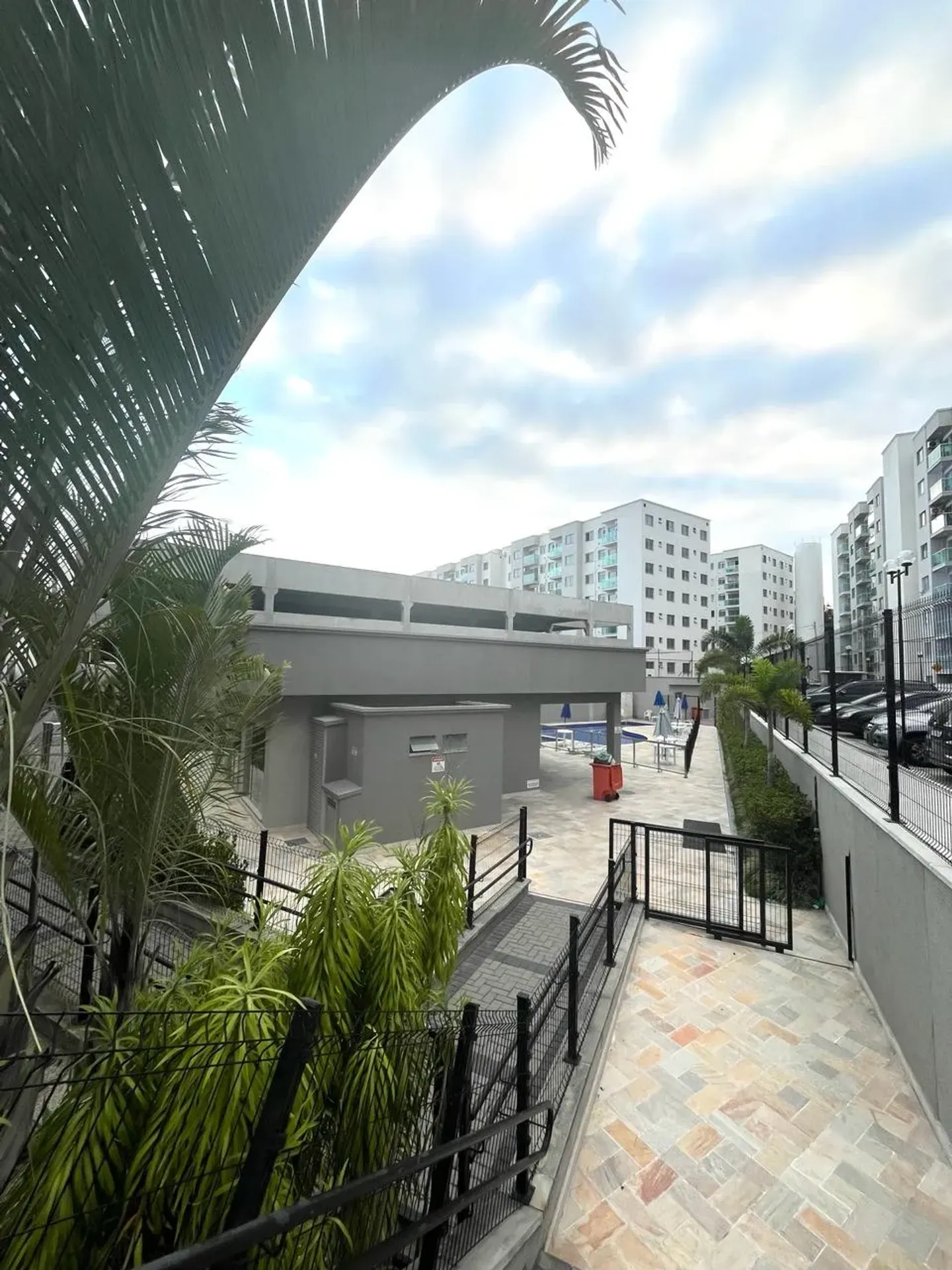 Furnished apartment, 51 m², with a glass-enclosed balcony — photo 48