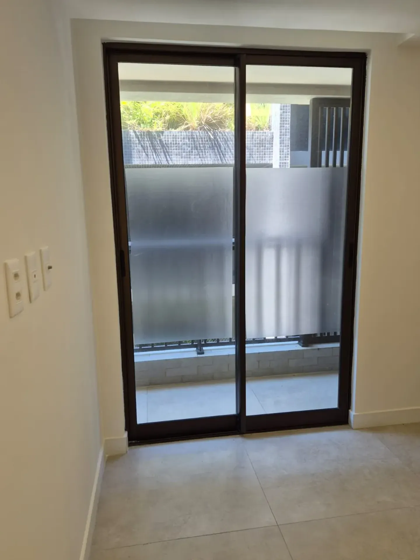 Furnished 2-bedroom apartment with balcony — photo 21