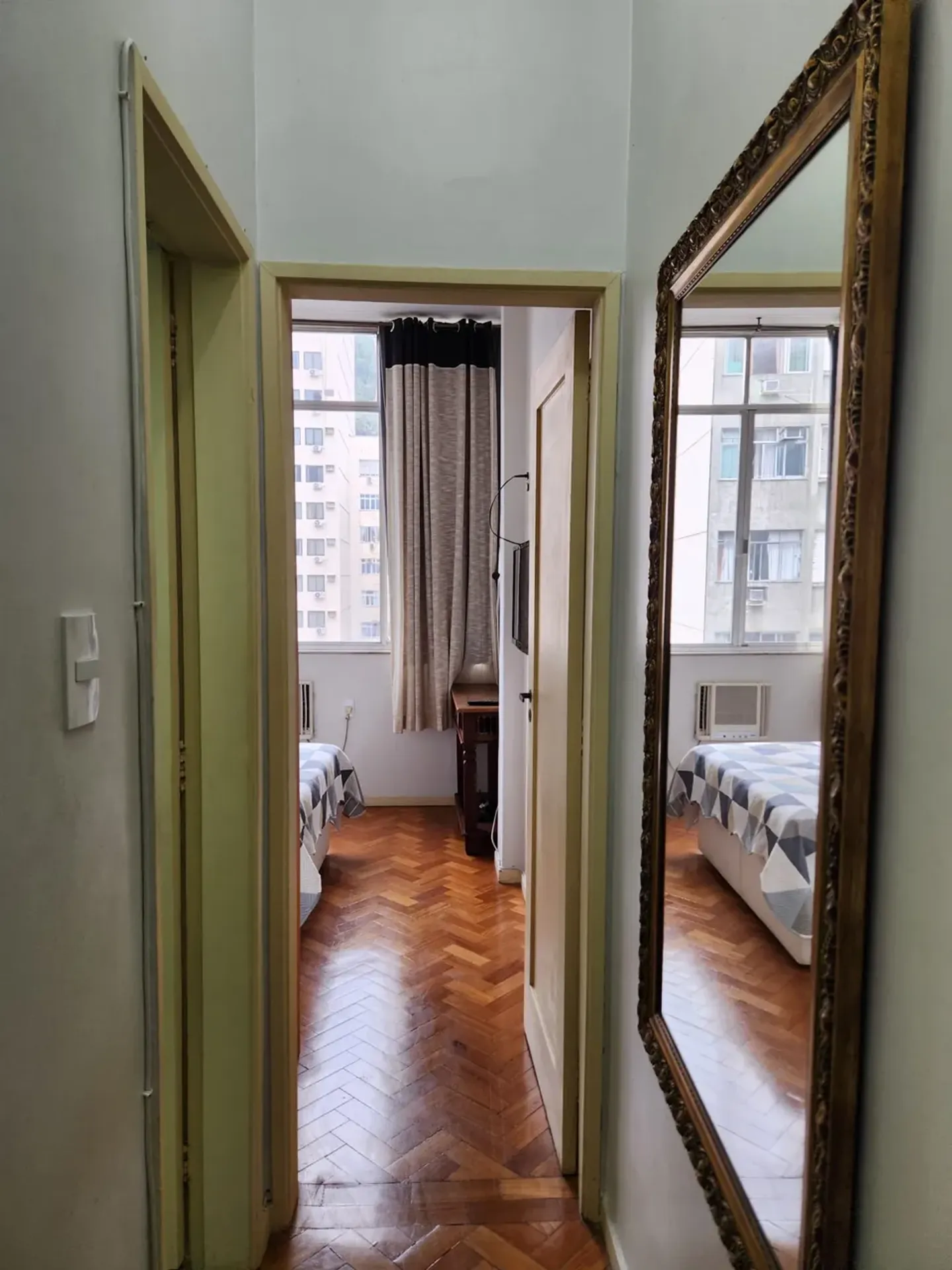 Furnished apartment, 40 m², with a glass-enclosed balcony — photo 6