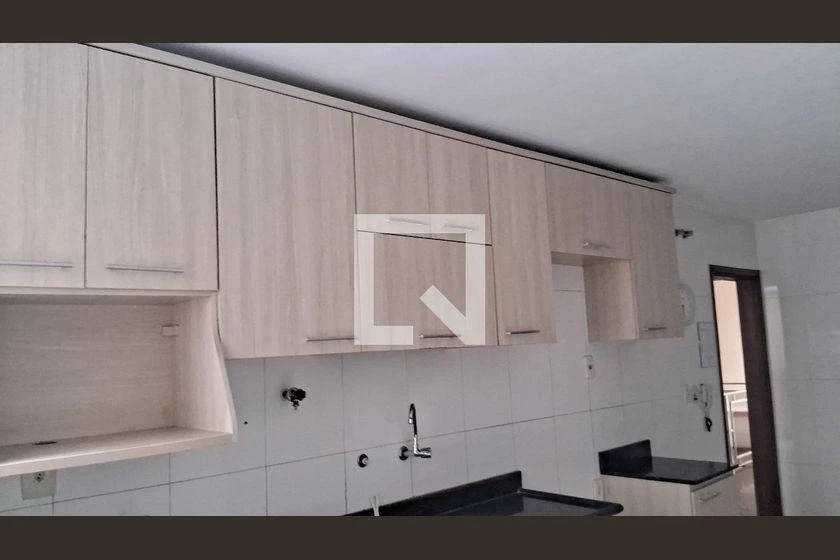 6-bedroom house with 342 m² and 4 parking spaces — photo 9
