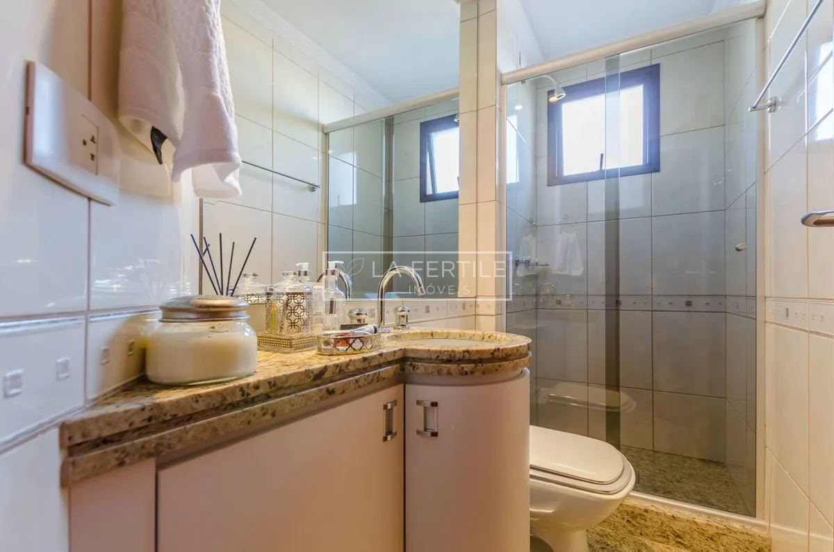 Apartamento mobiliado de 3 quartos e 3 banheiros com 149 m² — photo 34