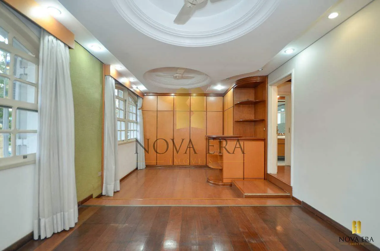 4-bedroom house with a grill on the balcony in Curitiba — photo 29
