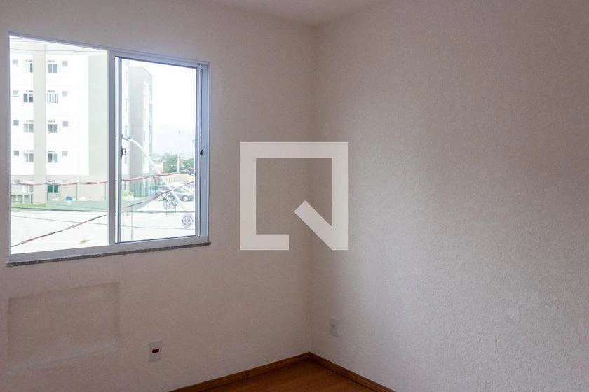 Apartamento de 2 quartos com piso de madeira ou laminado — photo 36