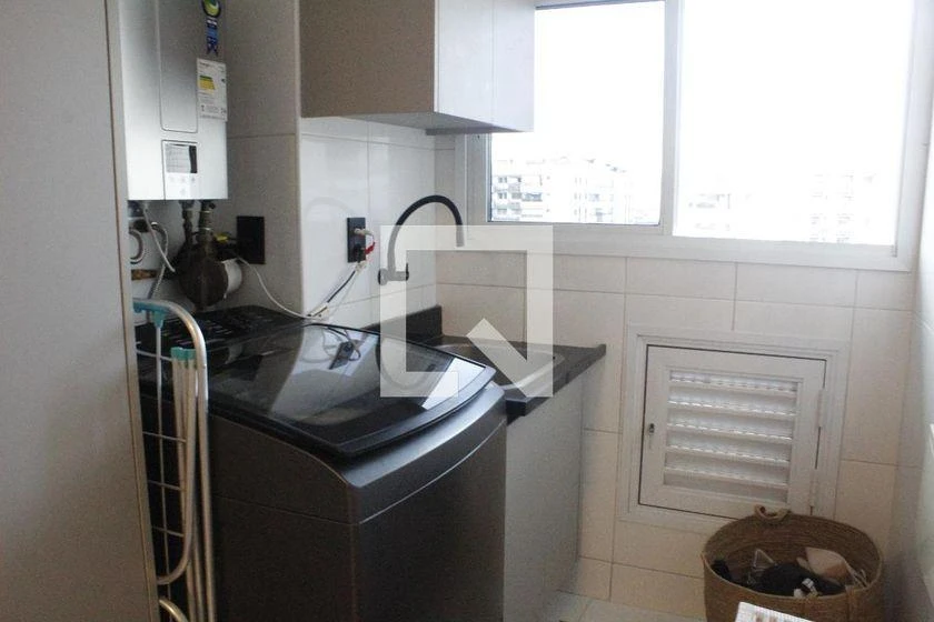 Furnished apartment, 115 m², with a glass-enclosed balcony — photo 40