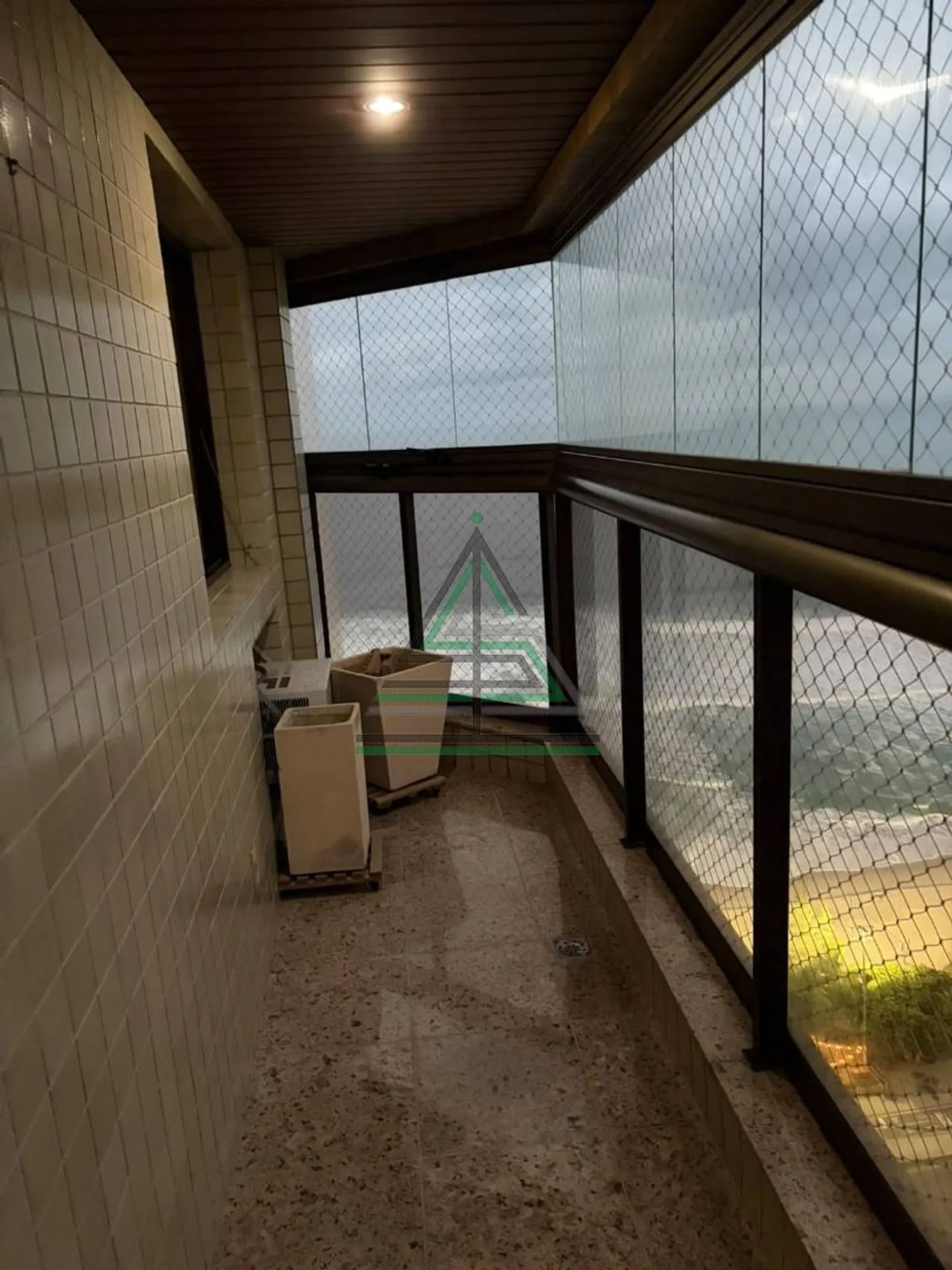 Apartment on the 21st floor with a home office — photo 20